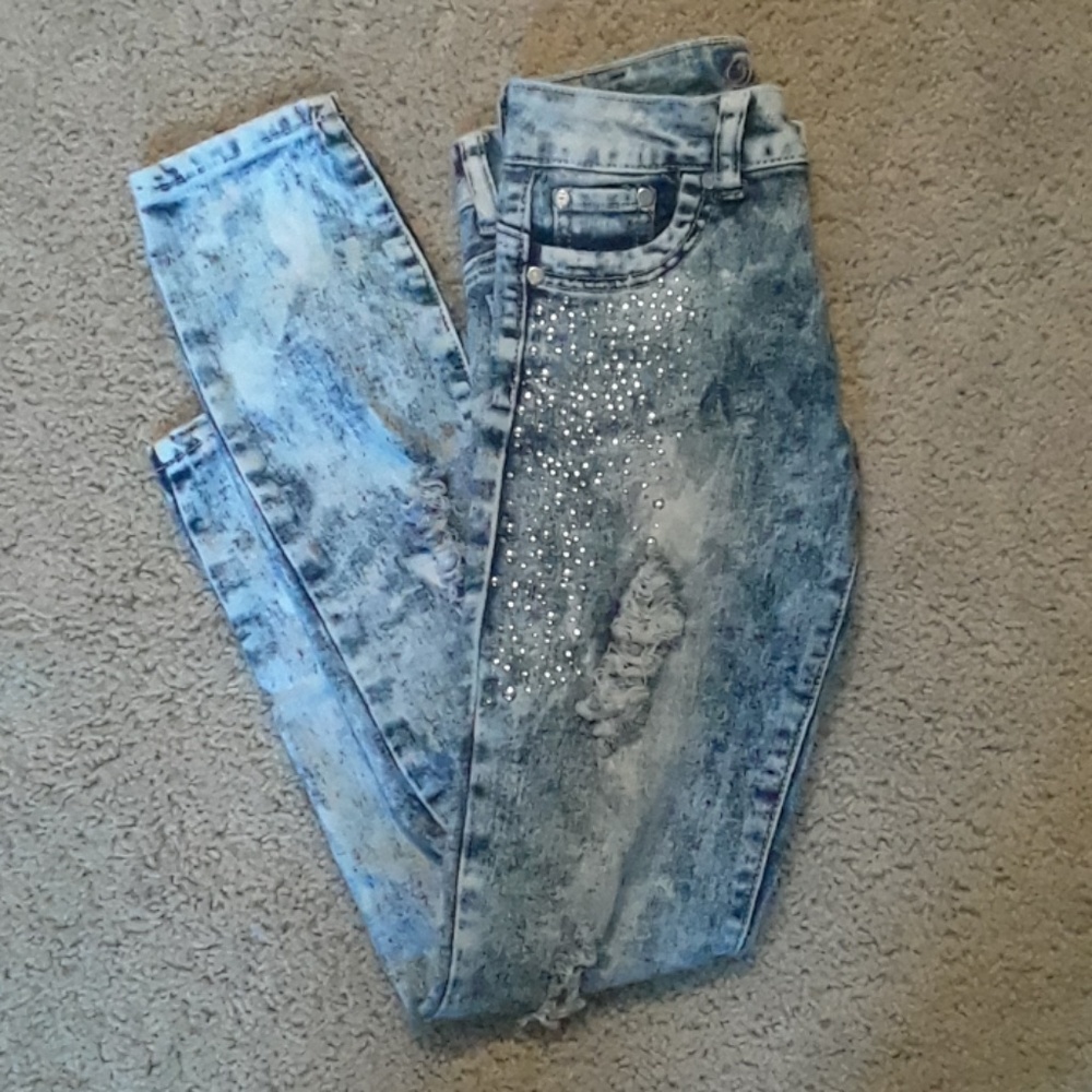 Super cool distressed girls jeans